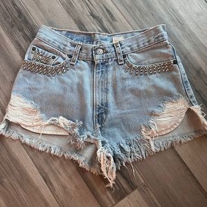 Levi shorts studded